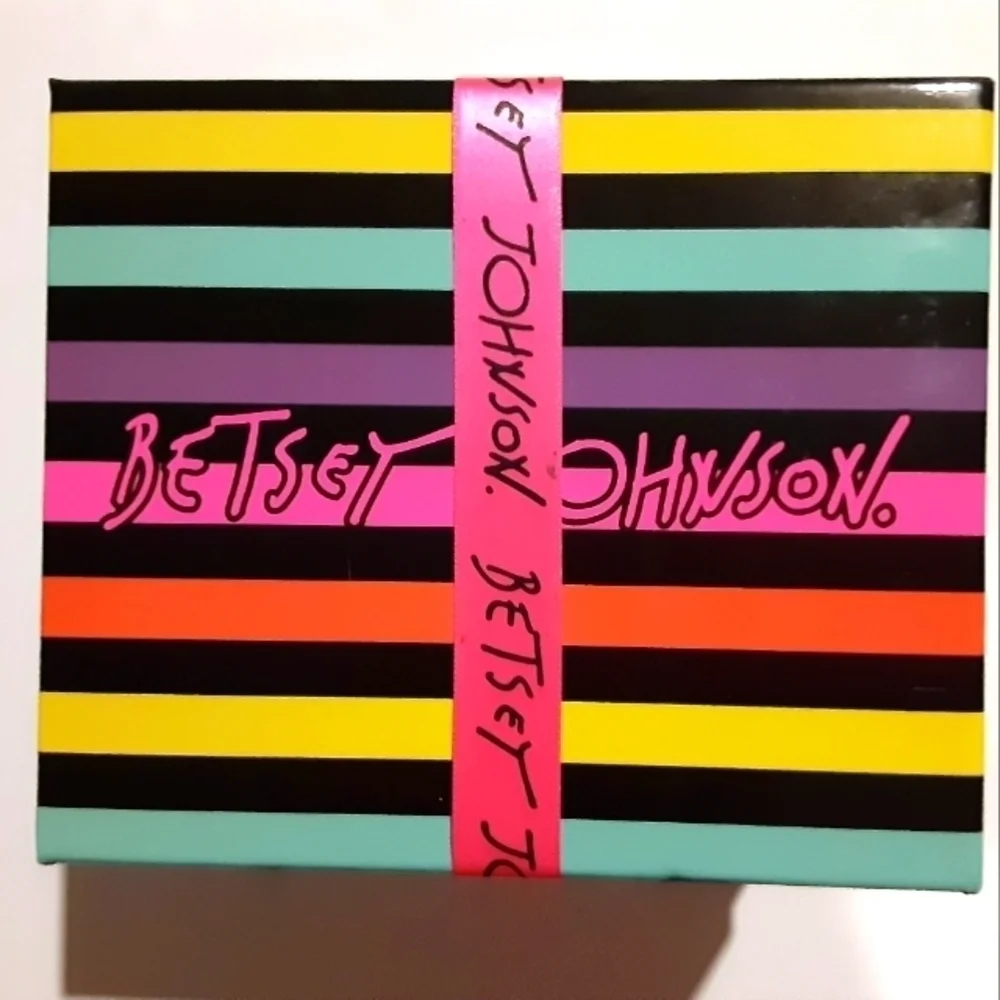 Betsey Johnson Plush Socks 3 Pack In Gift Box New